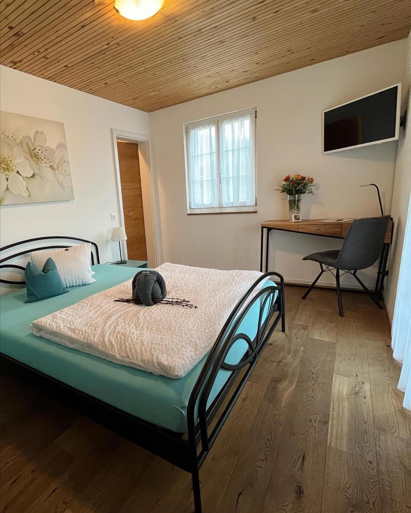Conny'S B&B Niederweningen Екстериор снимка
