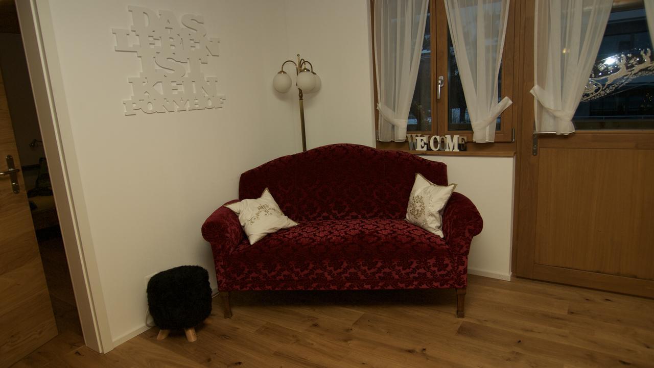 Conny'S B&B Niederweningen Екстериор снимка