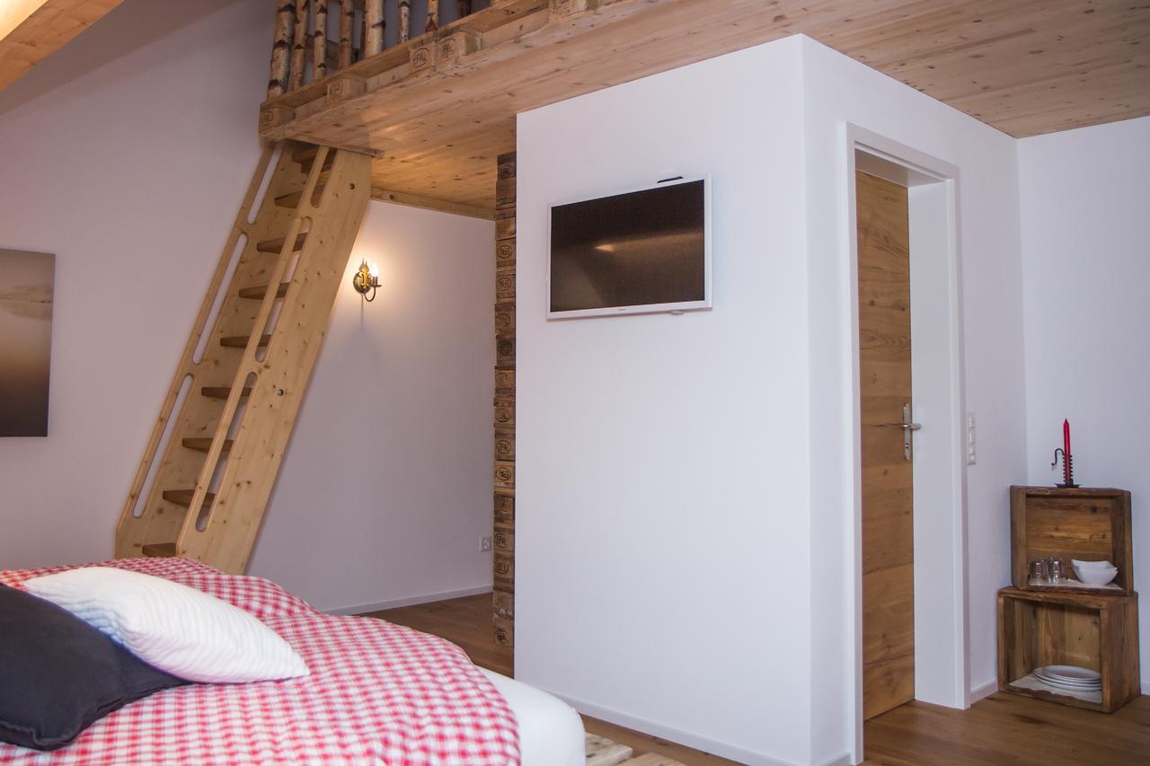 Conny'S B&B Niederweningen Екстериор снимка