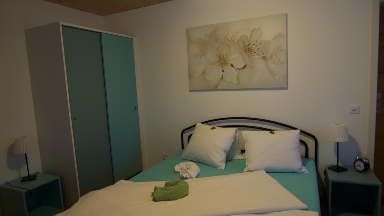 Conny'S B&B Niederweningen Екстериор снимка