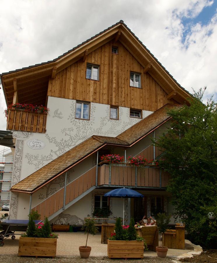 Conny'S B&B Niederweningen Екстериор снимка