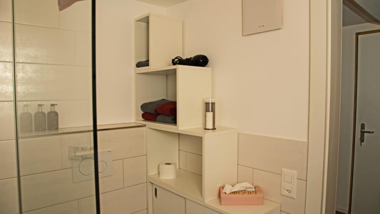 Conny'S B&B Niederweningen Екстериор снимка